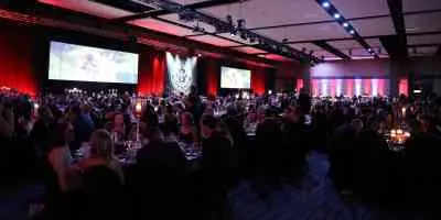 Discover 15 Hands Signal of Soccer Every Referee Uses During Matches
